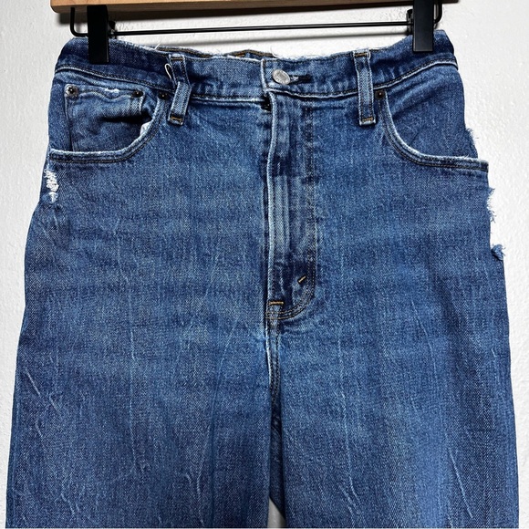 Abercrombie and Fitch Women 90s Straight Ultra High Rise Dark Wash Denim Rip Kne - Picture 2 of 11